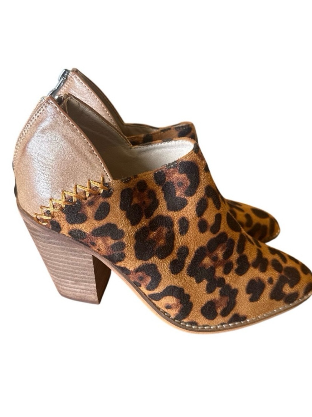 Arider Girl Leopard Print Ankle Booties Womens Size 7.5 V-Cut Western Block Heel